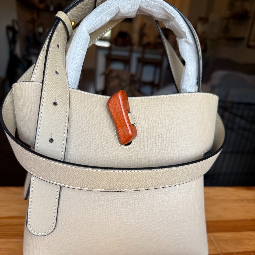 Small Tan LLS Purse NWT